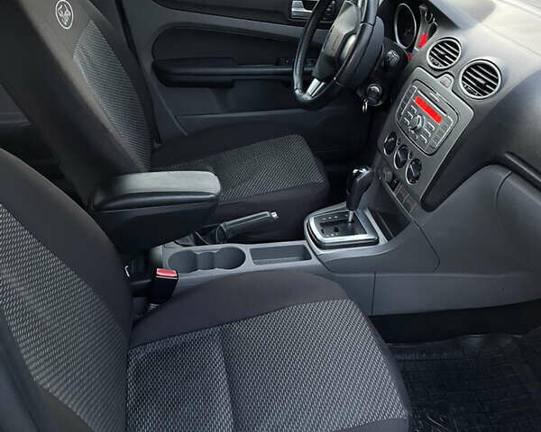 Серый Форд Фокус, объемом двигателя 2 л и пробегом 293 тыс. км за 6300 $, фото 11 на Automoto.ua