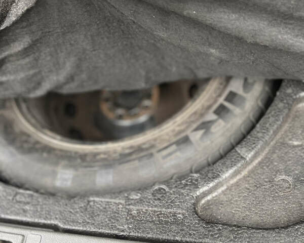 Серый Форд Фокус, объемом двигателя 1.6 л и пробегом 315 тыс. км за 4650 $, фото 28 на Automoto.ua