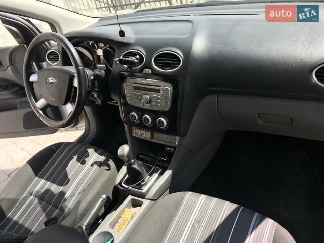 Серый Форд Фокус, объемом двигателя 1.6 л и пробегом 277 тыс. км за 6000 $, фото 28 на Automoto.ua