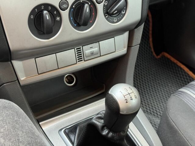 Серый Форд Фокус, объемом двигателя 0 л и пробегом 250 тыс. км за 5350 $, фото 6 на Automoto.ua