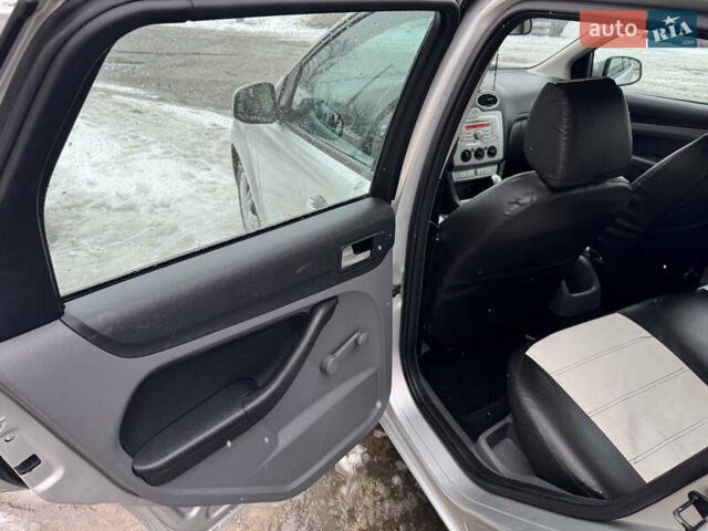 Сірий Форд Фокус, об'ємом двигуна 1.56 л та пробігом 283 тис. км за 4650 $, фото 40 на Automoto.ua