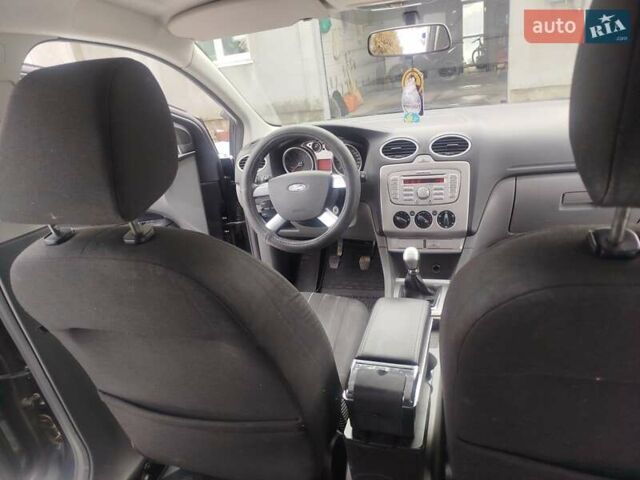 Сірий Форд Фокус, об'ємом двигуна 1.56 л та пробігом 237 тис. км за 5000 $, фото 4 на Automoto.ua