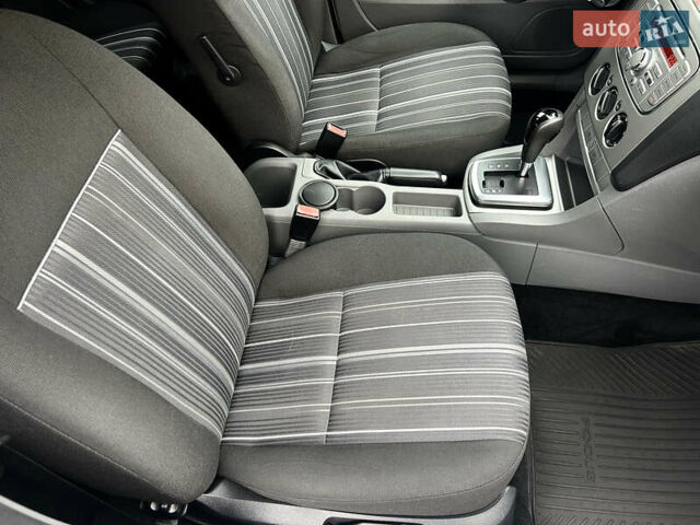 Сірий Форд Фокус, об'ємом двигуна 1.6 л та пробігом 165 тис. км за 6499 $, фото 69 на Automoto.ua