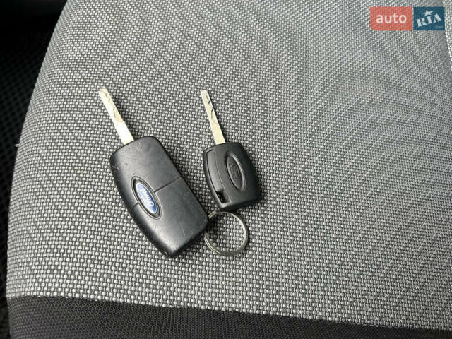 Серый Форд Фокус, объемом двигателя 1.6 л и пробегом 264 тыс. км за 4150 $, фото 18 на Automoto.ua