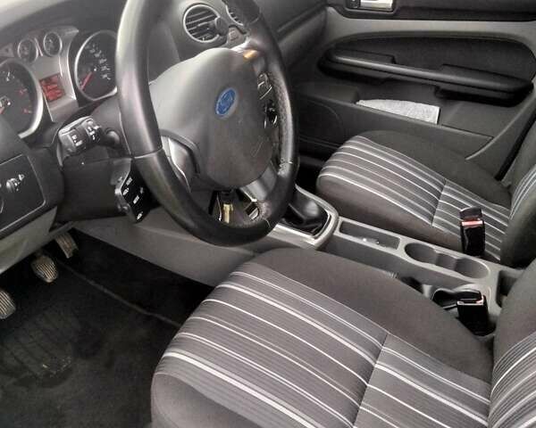 Серый Форд Фокус, объемом двигателя 1.56 л и пробегом 204 тыс. км за 5800 $, фото 30 на Automoto.ua