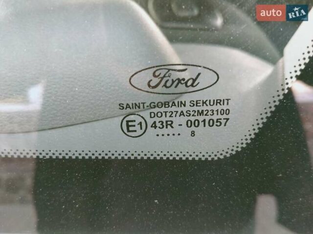 Серый Форд Фокус, объемом двигателя 1.8 л и пробегом 208 тыс. км за 5100 $, фото 7 на Automoto.ua