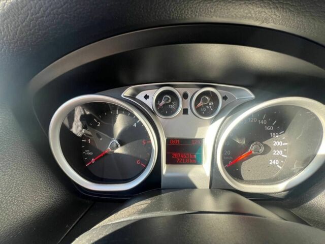 Сірий Форд Фокус, об'ємом двигуна 1.8 л та пробігом 287 тис. км за 3900 $, фото 20 на Automoto.ua