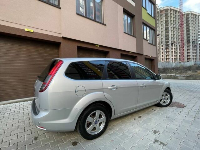 Серый Форд Фокус, объемом двигателя 1.6 л и пробегом 260 тыс. км за 3899 $, фото 3 на Automoto.ua