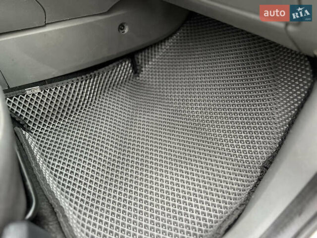 Серый Форд Фокус, объемом двигателя 1.6 л и пробегом 264 тыс. км за 4150 $, фото 38 на Automoto.ua