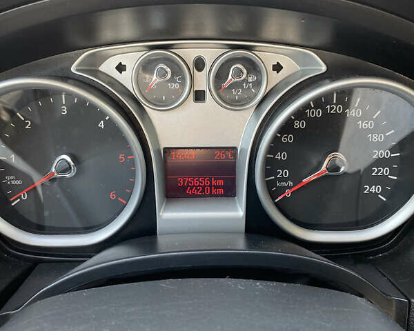 Сірий Форд Фокус, об'ємом двигуна 1.8 л та пробігом 379 тис. км за 5000 $, фото 11 на Automoto.ua