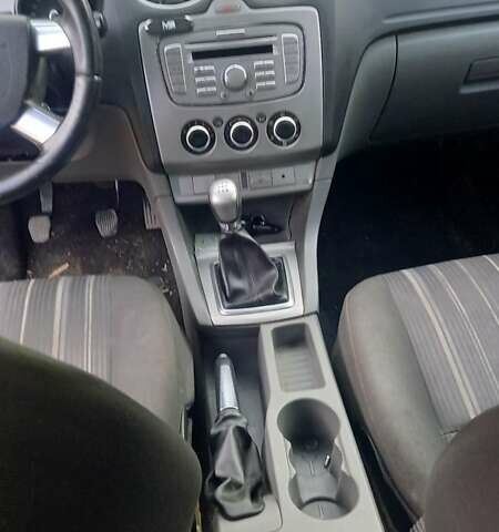 Форд Фокус 2008 в Луцке на Automoto.ua Серый Форд Фокус, объемом двигателя 1.75 л и пробегом 288 тыс. км за 4500 $, фото 2 на Automoto.ua