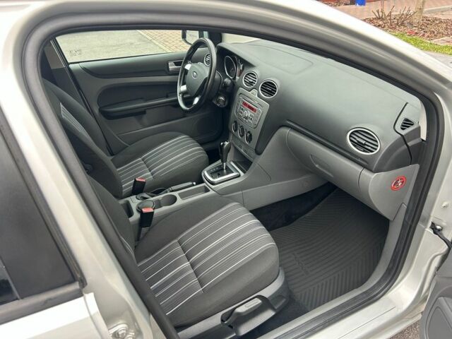 Серый Форд Фокус, объемом двигателя 1.6 л и пробегом 165 тыс. км за 6450 $, фото 6 на Automoto.ua