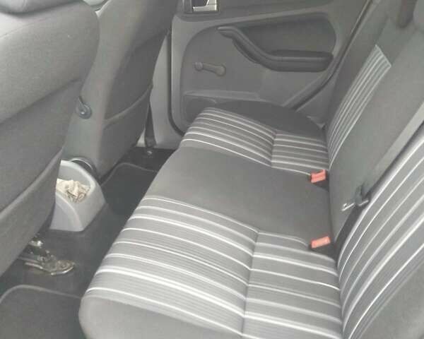 Серый Форд Фокус, объемом двигателя 1.56 л и пробегом 204 тыс. км за 5800 $, фото 28 на Automoto.ua