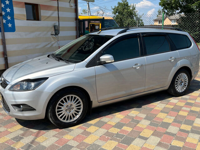 Сірий Форд Фокус, об'ємом двигуна 1.6 л та пробігом 212 тис. км за 6400 $, фото 3 на Automoto.ua
