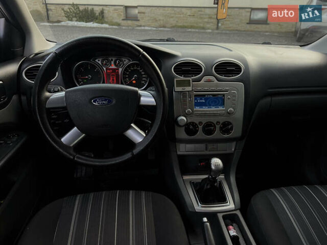 Серый Форд Фокус, объемом двигателя 1.6 л и пробегом 351 тыс. км за 4899 $, фото 20 на Automoto.ua