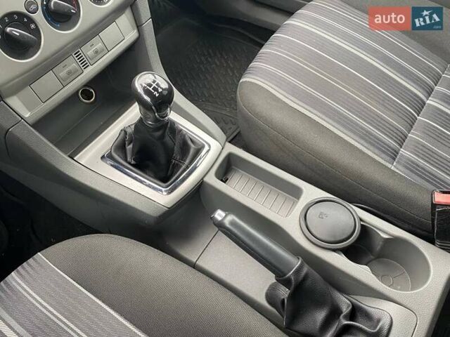 Серый Форд Фокус, объемом двигателя 1.56 л и пробегом 330 тыс. км за 5890 $, фото 28 на Automoto.ua