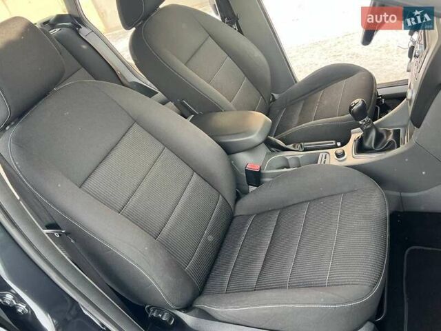 Сірий Форд Фокус, об'ємом двигуна 1.6 л та пробігом 228 тис. км за 5999 $, фото 18 на Automoto.ua