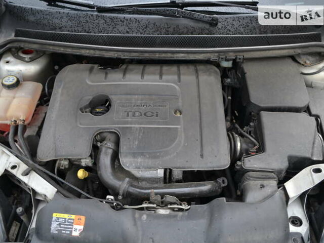 Сірий Форд Фокус, об'ємом двигуна 1.56 л та пробігом 297 тис. км за 6399 $, фото 48 на Automoto.ua