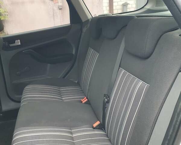 Сірий Форд Фокус, об'ємом двигуна 1.56 л та пробігом 273 тис. км за 5300 $, фото 11 на Automoto.ua