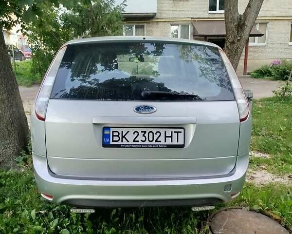 Сірий Форд Фокус, об'ємом двигуна 1.56 л та пробігом 204 тис. км за 4900 $, фото 7 на Automoto.ua