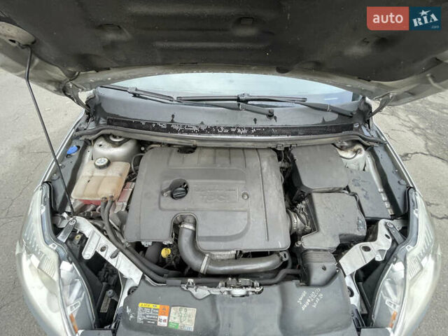 Серый Форд Фокус, объемом двигателя 1.6 л и пробегом 316 тыс. км за 4350 $, фото 17 на Automoto.ua