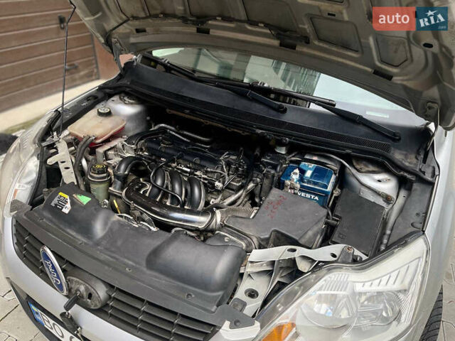 Серый Форд Фокус, объемом двигателя 1.6 л и пробегом 264 тыс. км за 3900 $, фото 26 на Automoto.ua
