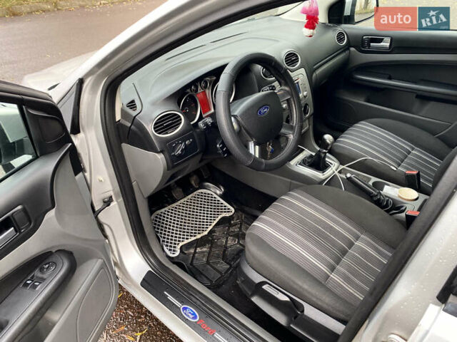 Серый Форд Фокус, объемом двигателя 1.56 л и пробегом 312 тыс. км за 5800 $, фото 12 на Automoto.ua