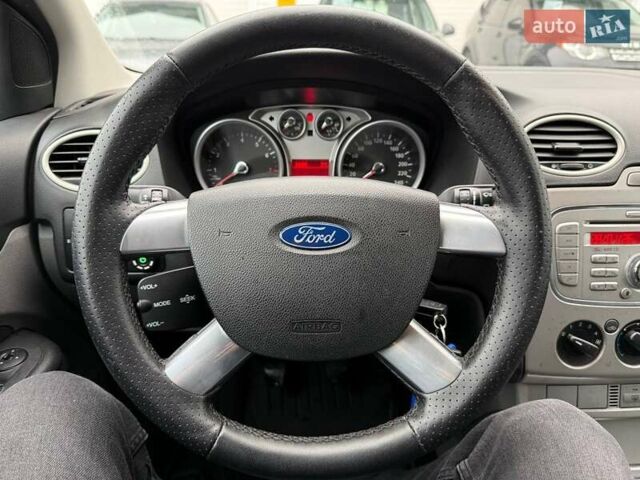 Серый Форд Фокус, объемом двигателя 1.6 л и пробегом 278 тыс. км за 5500 $, фото 20 на Automoto.ua
