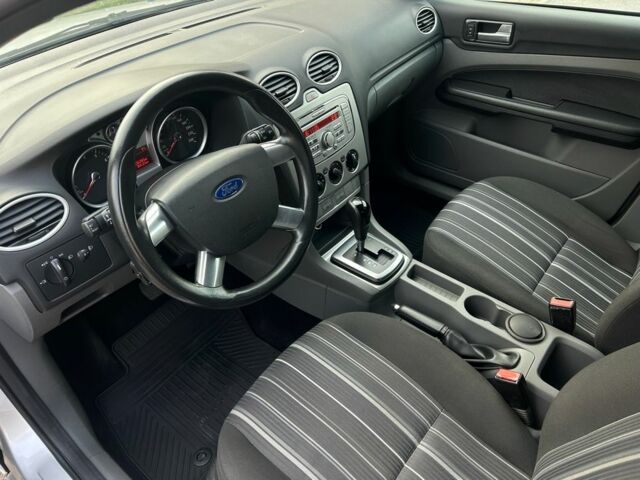 Серый Форд Фокус, объемом двигателя 1.6 л и пробегом 165 тыс. км за 6450 $, фото 5 на Automoto.ua