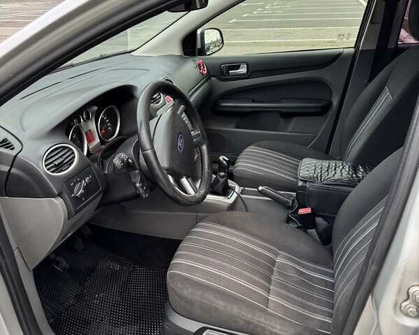 Форд Фокус 2008 в Киеве на Automoto.ua Серый Форд Фокус, объемом двигателя 1.6 л и пробегом 312 тыс. км за 4750 $, фото 11 на Automoto.ua
