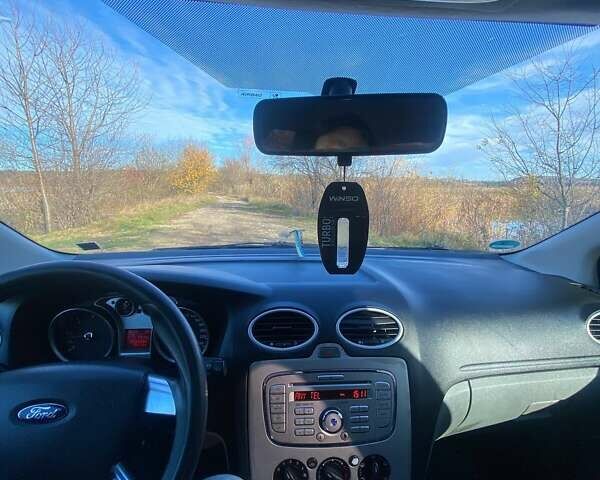 Серый Форд Фокус, объемом двигателя 1.6 л и пробегом 252 тыс. км за 5550 $, фото 11 на Automoto.ua