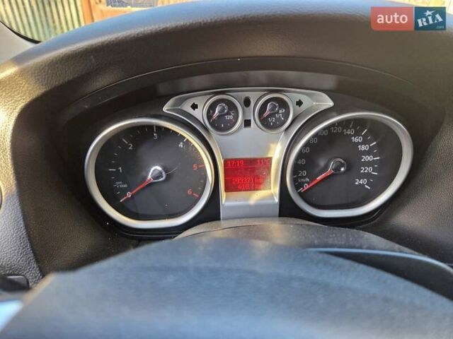 Серый Форд Фокус, объемом двигателя 1.56 л и пробегом 293 тыс. км за 5600 $, фото 6 на Automoto.ua