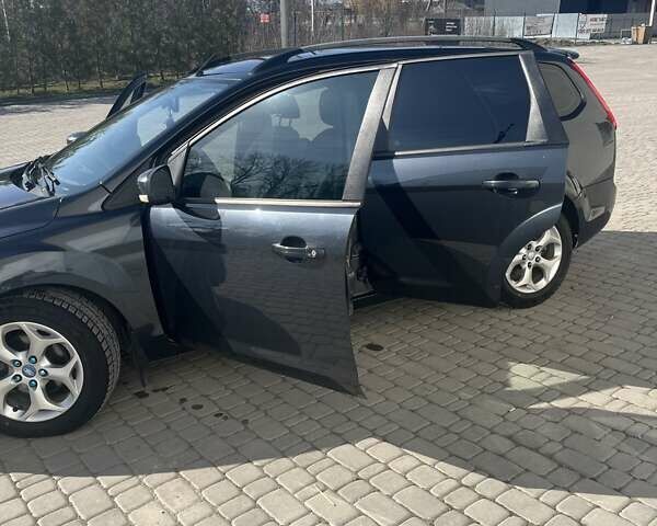 Серый Форд Фокус, объемом двигателя 1.56 л и пробегом 298 тыс. км за 6500 $, фото 3 на Automoto.ua