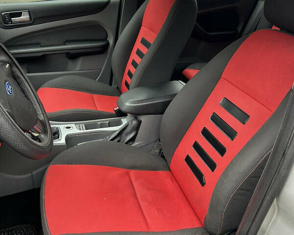 Сірий Форд Фокус, об'ємом двигуна 2 л та пробігом 307 тис. км за 4800 $, фото 17 на Automoto.ua