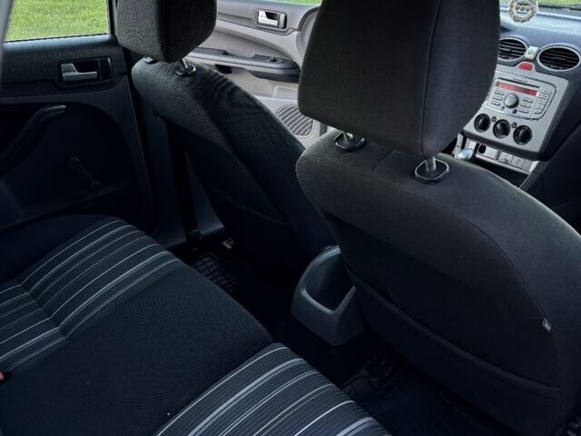 Форд Фокус 2008 в Здолбунове на Automoto.ua Серый Форд Фокус, объемом двигателя 1.6 л и пробегом 300 тыс. км за 4300 $, фото 8 на Automoto.ua