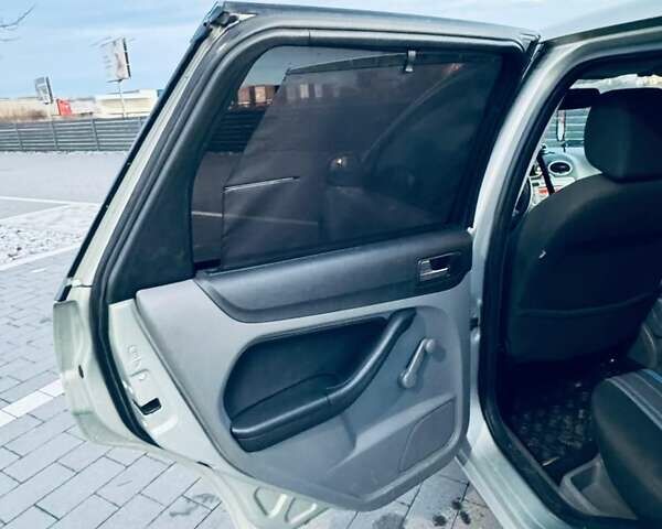 Сірий Форд Фокус, об'ємом двигуна 1.6 л та пробігом 306 тис. км за 4599 $, фото 9 на Automoto.ua