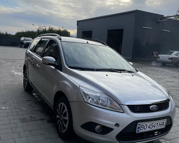 Сірий Форд Фокус, об'ємом двигуна 1.8 л та пробігом 221 тис. км за 4300 $, фото 2 на Automoto.ua