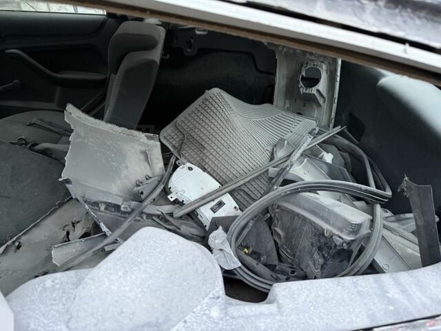 Серый Форд Фокус, объемом двигателя 0 л и пробегом 220 тыс. км за 2366 $, фото 6 на Automoto.ua