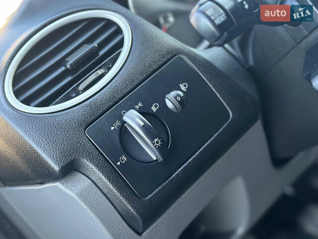 Серый Форд Фокус, объемом двигателя 1.6 л и пробегом 210 тыс. км за 5200 $, фото 39 на Automoto.ua