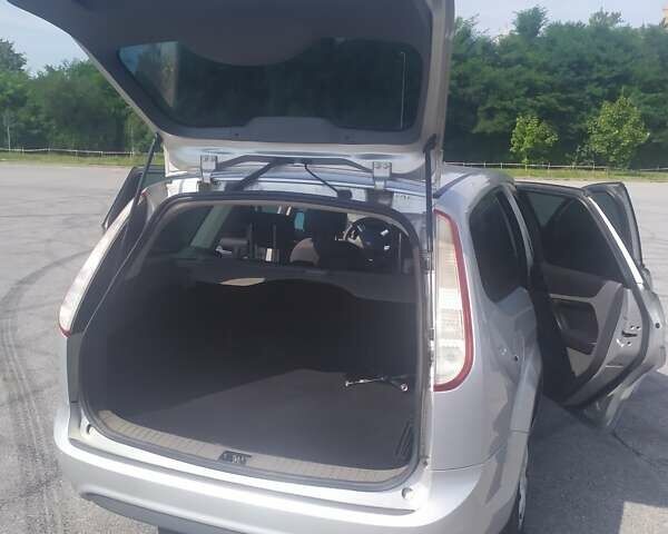 Сірий Форд Фокус, об'ємом двигуна 1.6 л та пробігом 269 тис. км за 4900 $, фото 10 на Automoto.ua