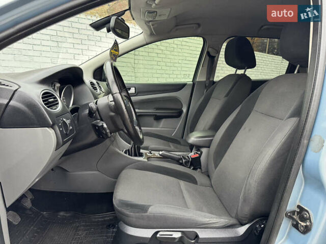 Серый Форд Фокус, объемом двигателя 1.6 л и пробегом 306 тыс. км за 4800 $, фото 13 на Automoto.ua