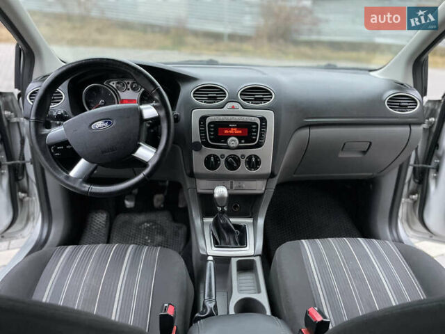 Серый Форд Фокус, объемом двигателя 1.56 л и пробегом 294 тыс. км за 5299 $, фото 26 на Automoto.ua