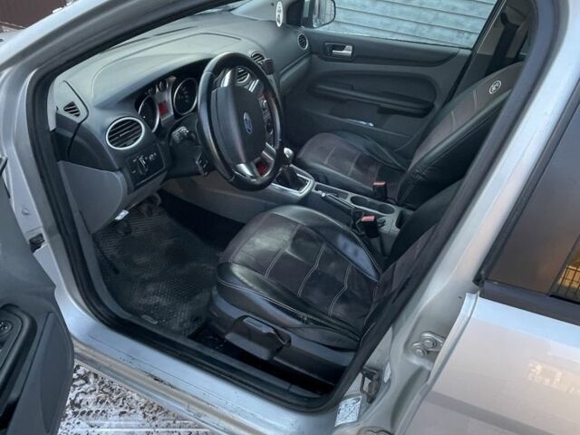 Серый Форд Фокус, объемом двигателя 1.6 л и пробегом 430 тыс. км за 3700 $, фото 7 на Automoto.ua