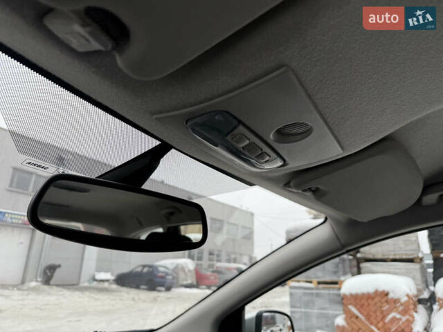 Серый Форд Фокус, объемом двигателя 1.6 л и пробегом 277 тыс. км за 5650 $, фото 28 на Automoto.ua