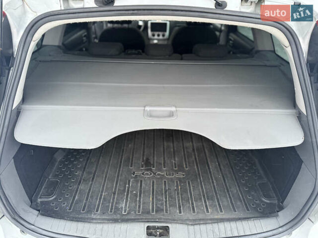 Серый Форд Фокус, объемом двигателя 1.56 л и пробегом 268 тыс. км за 5500 $, фото 10 на Automoto.ua