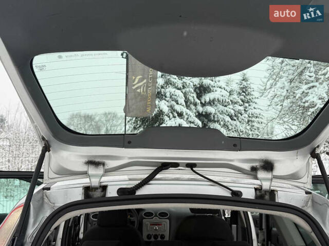 Сірий Форд Фокус, об'ємом двигуна 1.6 л та пробігом 225 тис. км за 4350 $, фото 53 на Automoto.ua