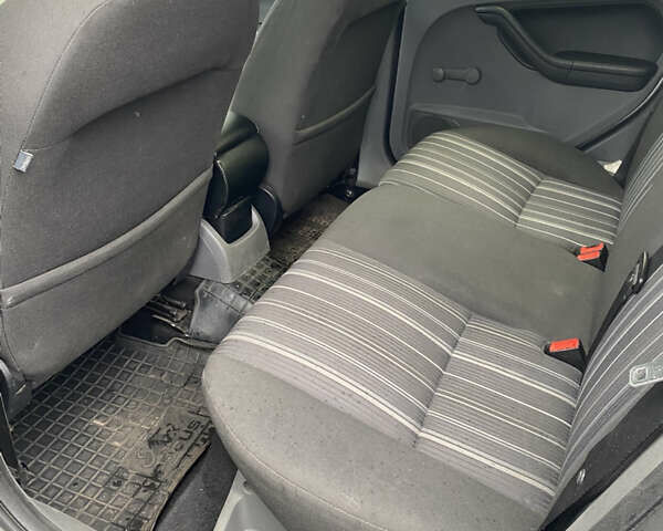 Сірий Форд Фокус, об'ємом двигуна 1.6 л та пробігом 234 тис. км за 5200 $, фото 4 на Automoto.ua