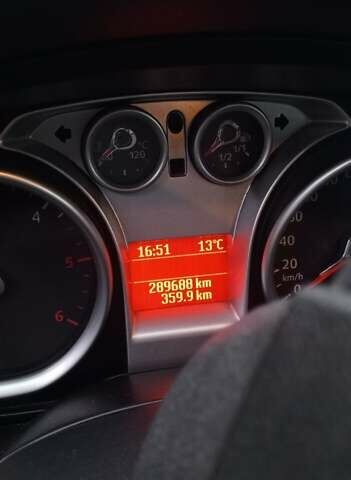 Серый Форд Фокус, объемом двигателя 1.56 л и пробегом 280 тыс. км за 4800 $, фото 15 на Automoto.ua