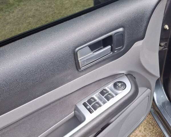 Сірий Форд Фокус, об'ємом двигуна 1.6 л та пробігом 273 тис. км за 5750 $, фото 6 на Automoto.ua