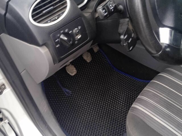 Серый Форд Фокус, объемом двигателя 1.6 л и пробегом 2 тыс. км за 5300 $, фото 5 на Automoto.ua